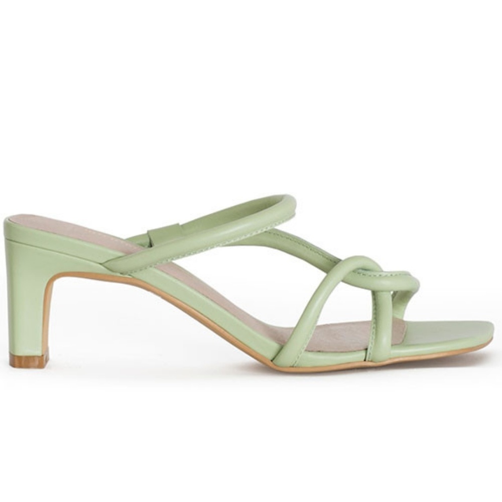 Intentionally Blank Willow in Mint size 9